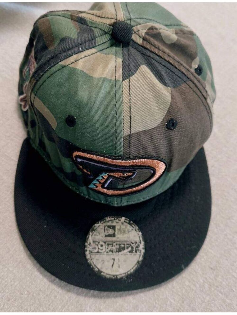 New Era 59FIFTY Arizona Diamondbacks Camo Fitted Hat Size 7 1/4 MLB